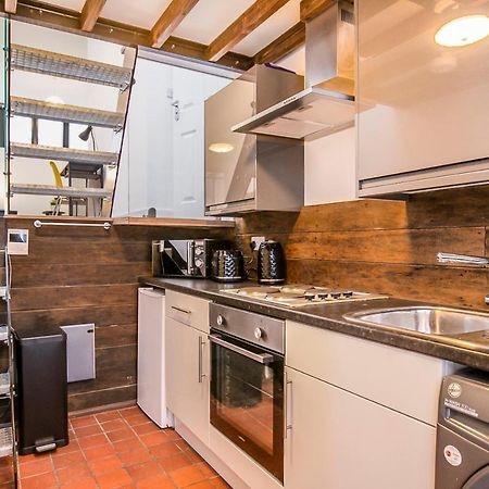 Split Level Studio Apartment In Camden London Kültér fotó